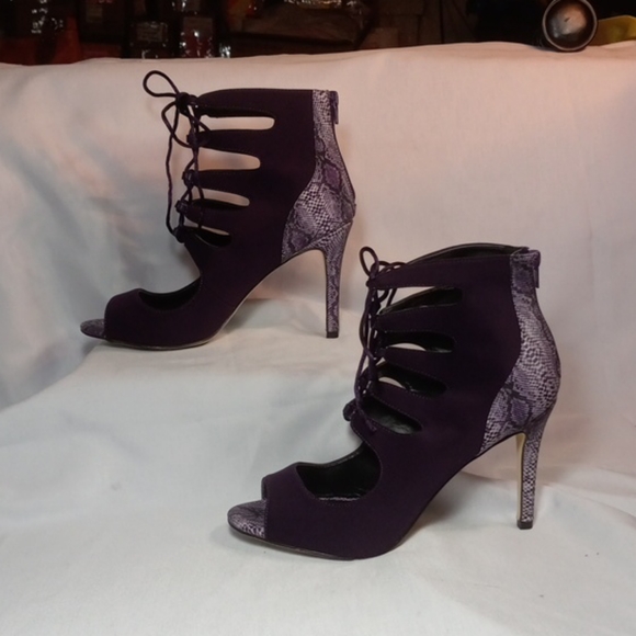 Scene Booties - Picture 3 of 5